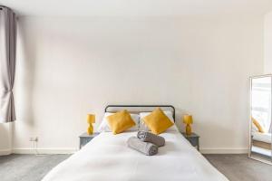 Spacious stylish centraly located flat near beach