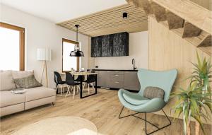 Beautiful Apartment In Jezierzany