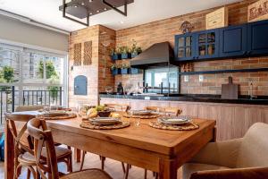 Incrível apto em condomínio completo, muito próximo ao Centrinho do Capivari - Campos do Jordão