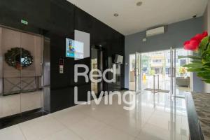 RedLiving Apartemen Gunung Putri Square - Sansan Room