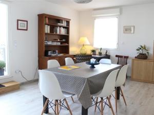 Appartements Appartement La Rochelle, 3 pieces, 6 personnes - FR-1-246-111 : photos des chambres