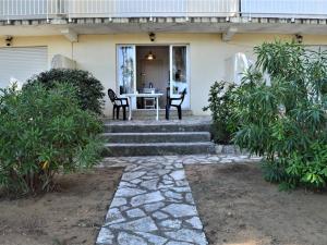 Studio cosy avec jardin, proche plage à Cavalaire-sur-Mer, parking inclus - FR-1-226B-128