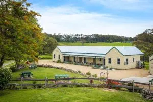 Henkley Cottage 3 Ezekiel - Tilba Tilba