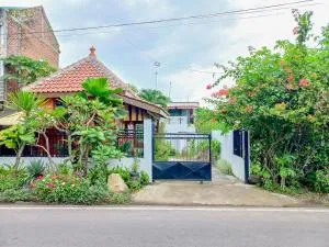Labinda Homestay Caruban Mitra RedDoorz - Bojonegoro