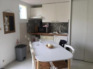 Maisons de vacances Villa Tim avec piscine commune et a deux pas de la plage : photos des chambres