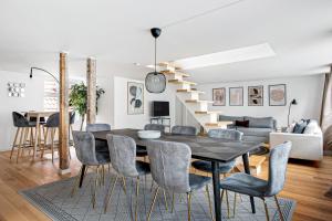 Sanders Regent - Treasured Three-Bedroom Apartment Near Central Square