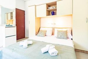 Magdalena with mountain and seaview