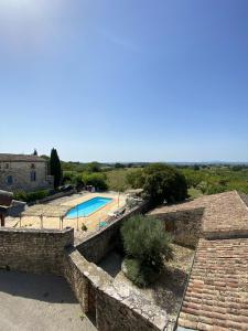 Maisons de vacances Propriete de 2 chambres avec piscine partagee et jardin clos a Orgnac l'Aventr : photos des chambres