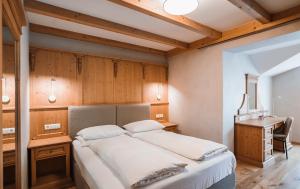 Junior Suite with Balcony room in Hotel Sonnenhof sun/spa/panorama