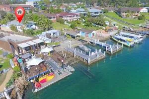 Waterfront- Boathouse - Myola