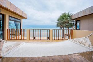 Marine Stay Pool Villa 300yod ปราณบุรี-สามร้อยยอด บ้านพักติดทะเล พูลวิลล่าติดทะเล