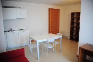 Deluxe King Room room in Suite Maria Residence