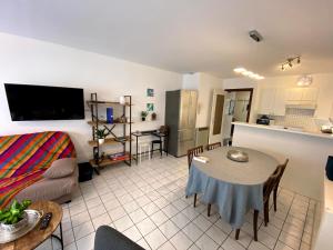 Appart sympa 6p avec garage et terrasse ensoleillée et spacieuse à 25m de la Mer Westende