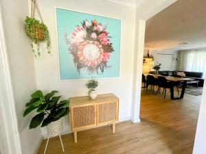 Luxe Family Retreat! Pool, Sauna, Playground, Netflix, Disney Plus