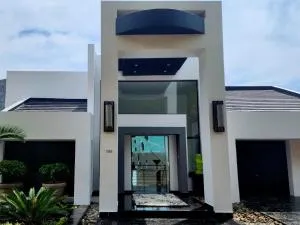 Hartbeespoort Lifestyle Guest House - Brits