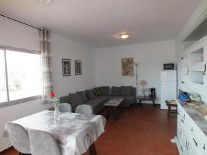 Apartamento para 6 - Terraza - Cerca de Playa y Comercios - ES-204-7