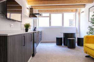 Apartamentos BocairentHomes, en pleno centro de Bocairent, con pequeña piscina y parking privado