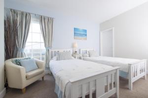 Standard Twin Room room in The Boathouse