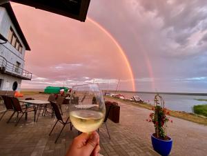 Vergi Sadam & Restoran Wirkes