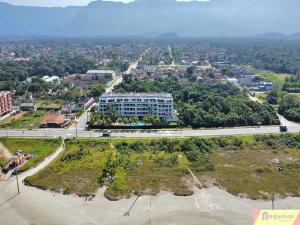 Apartamento Duplex pé na areia em Boracéia