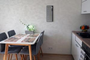 Cozy apartment near Lõunakeskus with home cinema