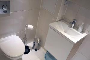 Cozy apartment near Lõunakeskus with home cinema