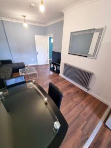 Beautiful Modern Apartment on Wick Lane