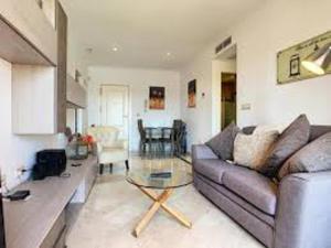 2 Bed Sleeps 4 Pet Friendly Free Parking