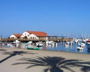 2 Bed Sleeps 4 Pet Friendly Free Parking