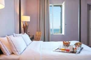 Hotels Hotel Chateau des Tourelles, Thalasso et piscine d'eau de mer chauffee : photos des chambres