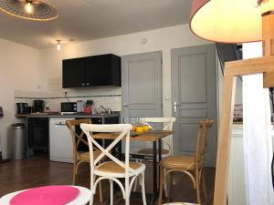 Appartements LES APPART'S DES DEMOISELLES DE ROCHEFORT : photos des chambres