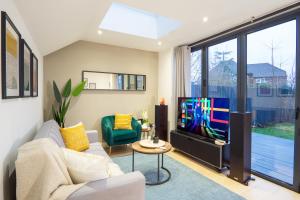 A beautiful Two Bedroom Flat with Garden & Parking