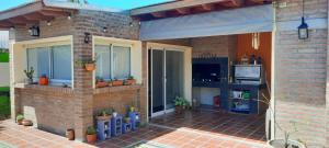 DE PASO PRIMO - con COCHERA sin techar con rejas