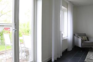 Mysigt hus med kamin och pool