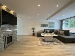 Msquared Villa, Modern 3-Bedroom House, 3 Parking Spaces - 亚恩图