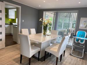 Modern 3-Bedroom villa, 3 Parking Spaces, WiFi