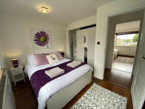 Modern 3-Bedroom villa, 3 Parking Spaces, WiFi