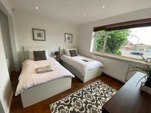 Modern 3-Bedroom villa, 3 Parking Spaces, WiFi
