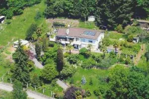 Il Bell'Ovile, bellissima villa nel verde, con privacy garantita - Monteggio