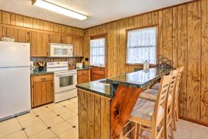 Lake Waccamaw Home with Fenced Yard and Shared Pier!