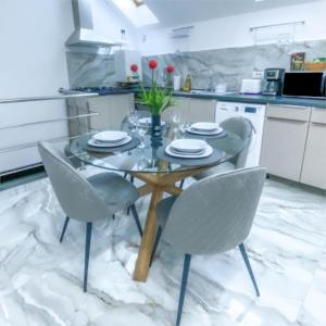 The Residence of Silver Sky House