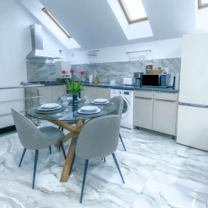 The Residence of Silver Sky House