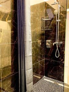 The Residence of Silver Sky House