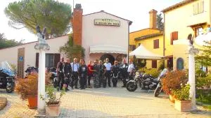 MOTORRAD-HOTEL TOSKANA 01 Mai - 01 Oktober geöffnet - 瓦尔的圣卡西亚诺