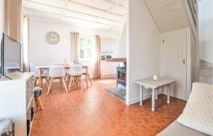 Maisons de vacances Amazing home in Saint-Aubin-sur-Mer with WiFi and 3 Bedrooms : photos des chambres