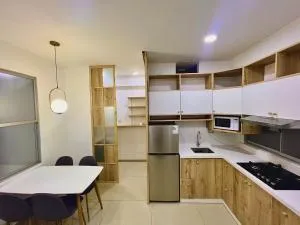 ¡Lujoso departamento central! - Ate