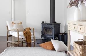 Designer Hinterland Escape with Breathtaking Views