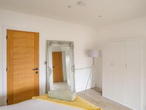 Bryn Min Manton Bach