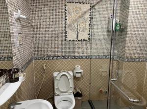 Royal Room with front small yard