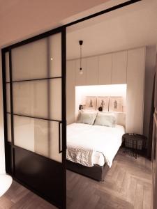 Vibrant Urban Chic Apartment